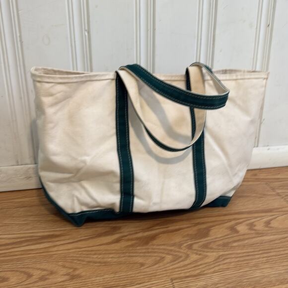 L.L. Bean Subaru vintage Outback Edition Canvas Boat and Tote with Green Trim - Picture 3 of 6